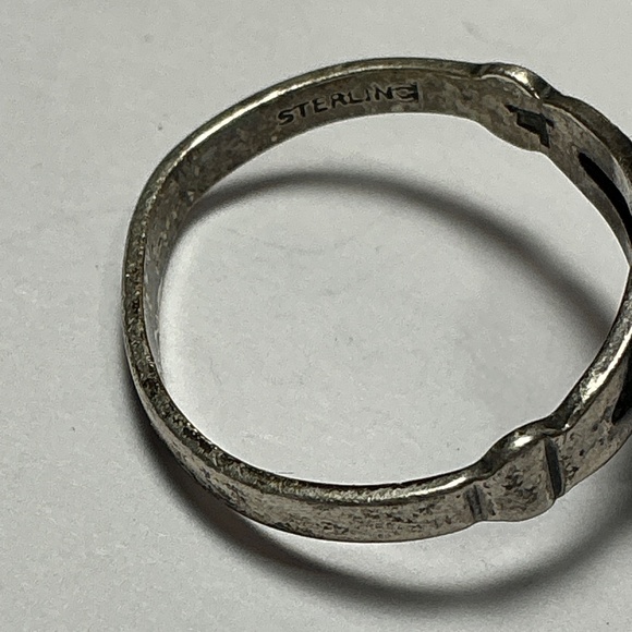 Native American Sterling Silver Ring with a Turquoise Stone. Size 6 - Picture 8 of 8